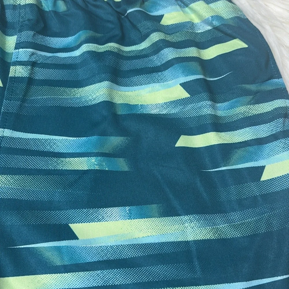 NEW In Packaging Lands End Youth Activewear Shorts Size M (8)
